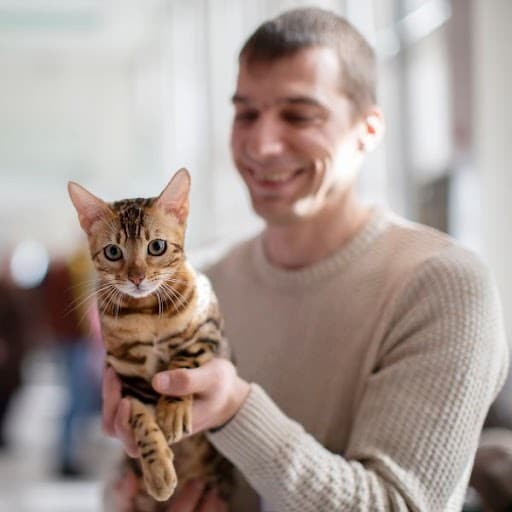 Man holding a Cat